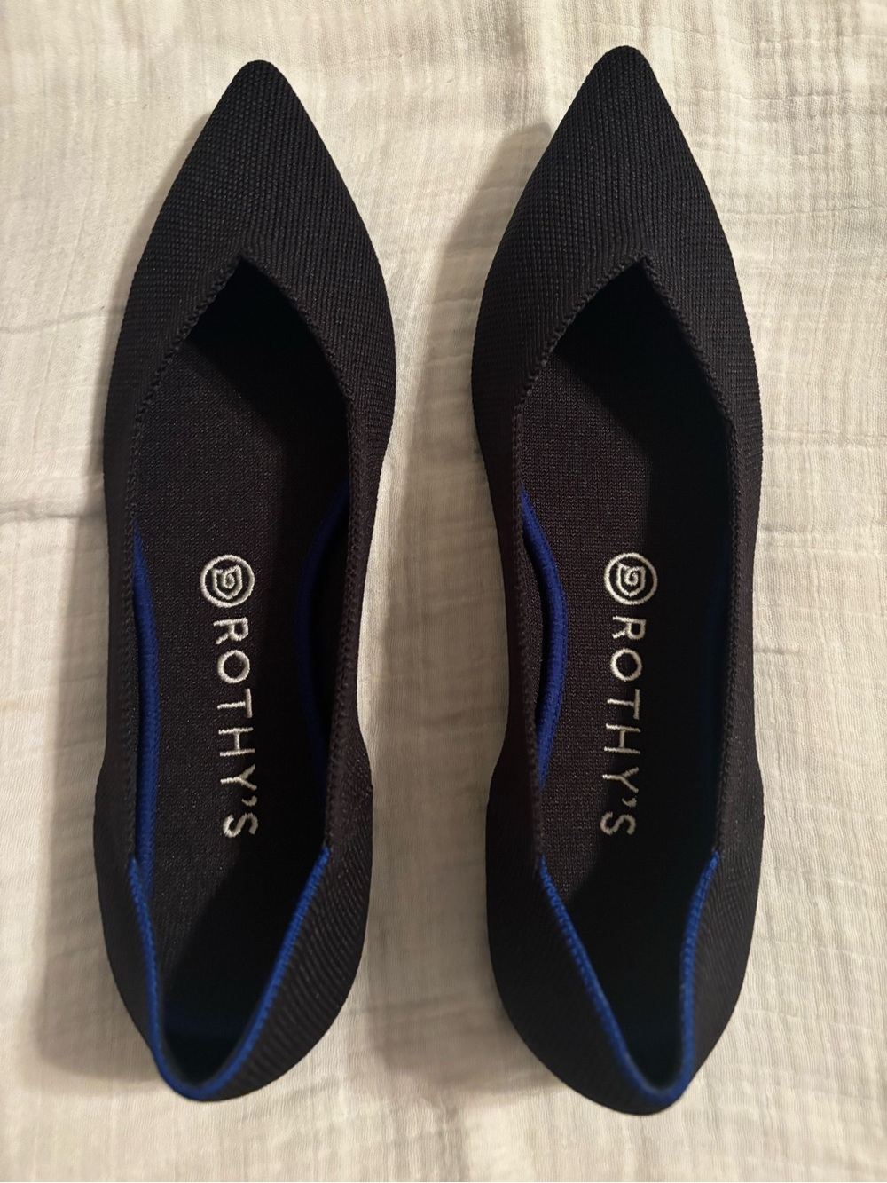 ROTHY’S NWOT Black with Blue Point Flats Size 9.5